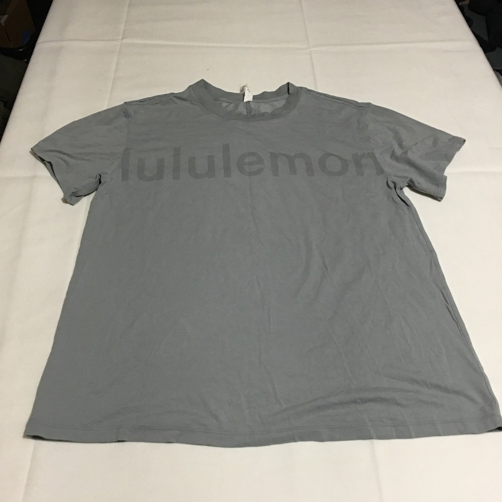 Lululemon Graphic T-Shirt Women Size 6 Gray Short Sleeve Crew Neck